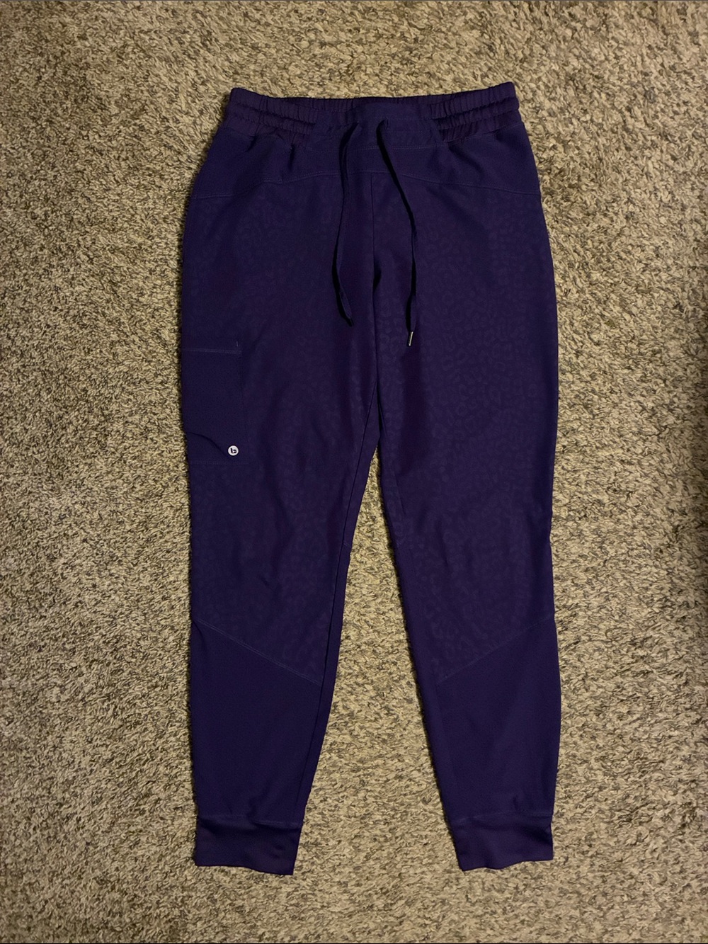 Barco One mystic cheetah scrub joggers -size small